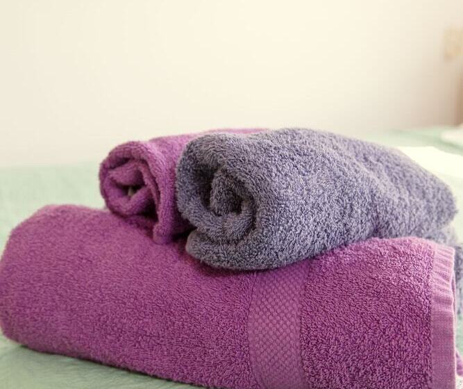 بنسيون Acticon Rooms Larnaca