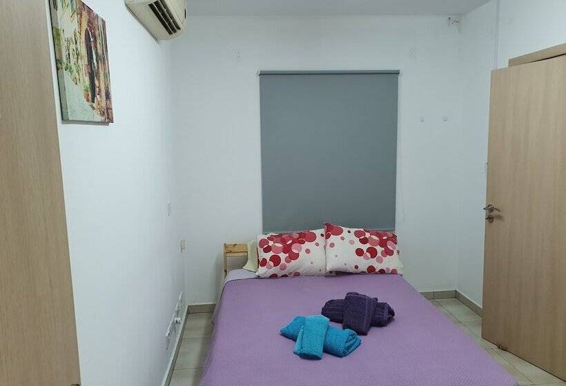 بنسيون Acticon Rooms Larnaca