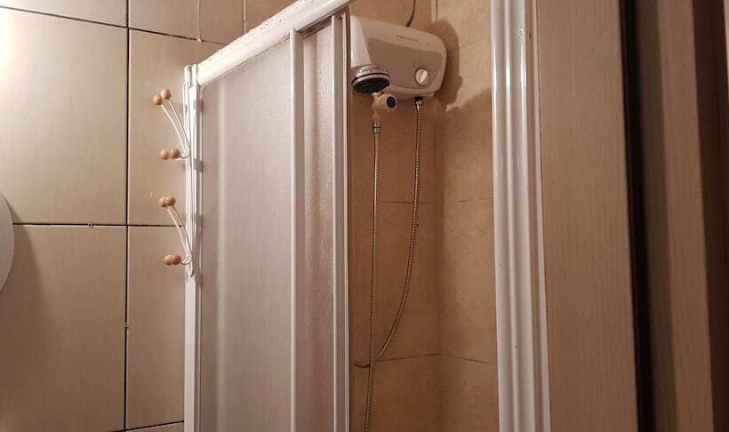 بنسيون Acticon Rooms Larnaca