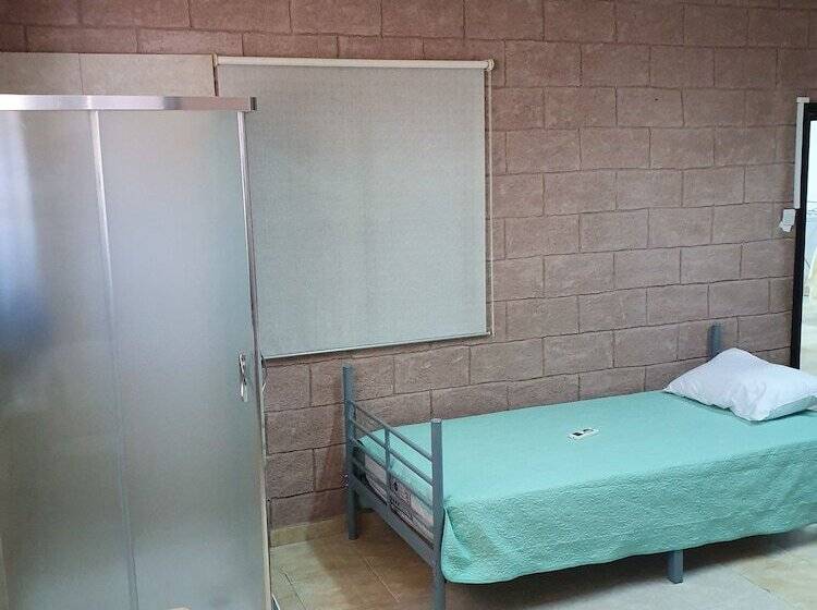 بنسيون Acticon Rooms Larnaca