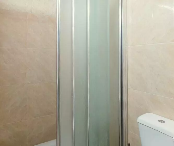 پانسیون Acticon Rooms Larnaca