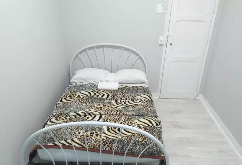 ペンション Come Inn Costa Caparica