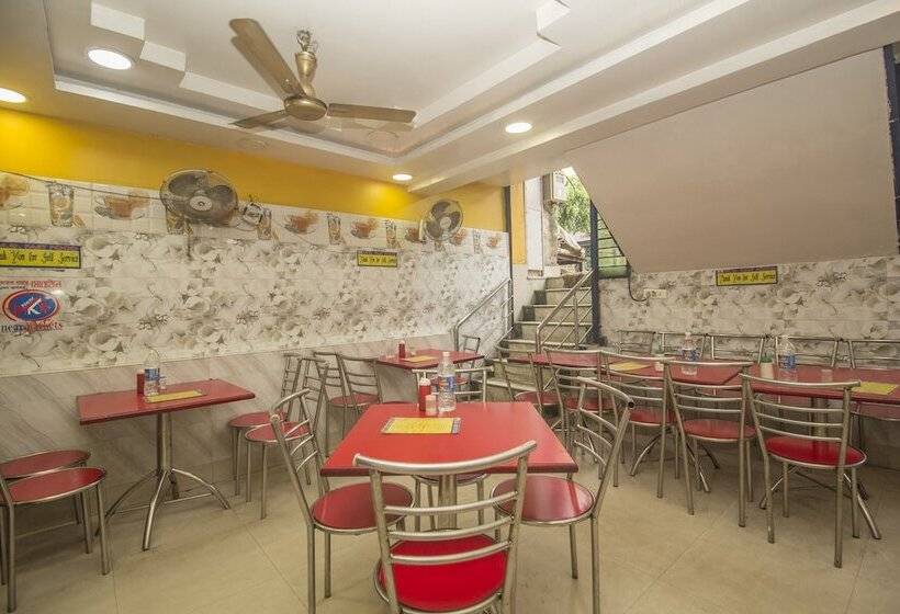 Spot On 38642 Hotel Sarojini Palace