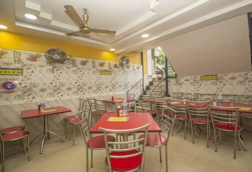 Spot On 38642 Hotel Sarojini Palace