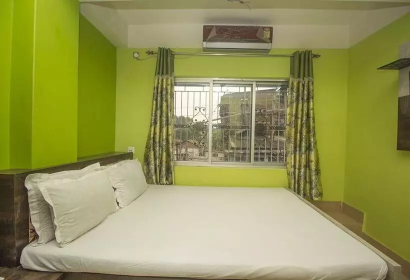 Spot On 38642 Hotel Sarojini Palace