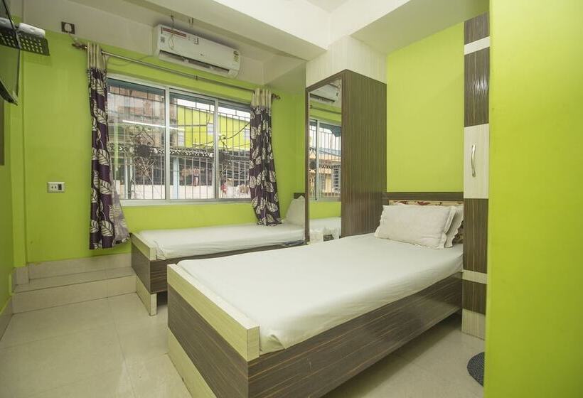 Spot On 38642 Hotel Sarojini Palace