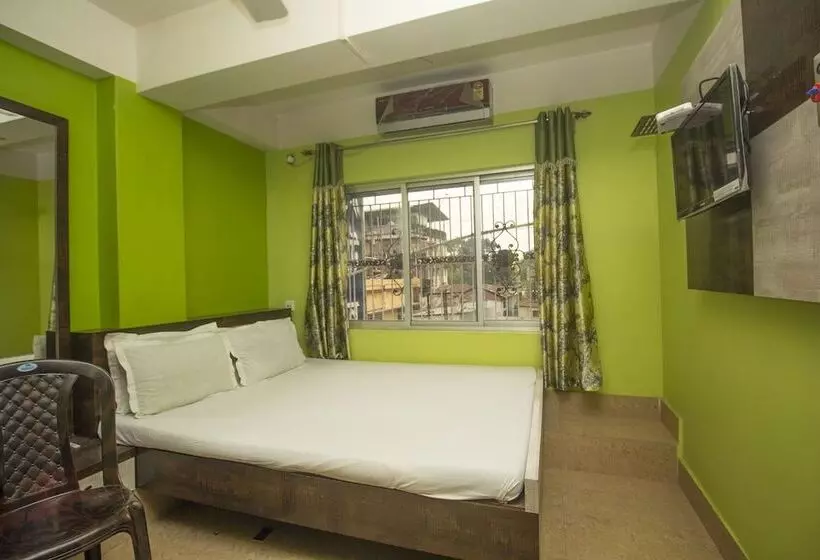 Spot On 38642 Hotel Sarojini Palace