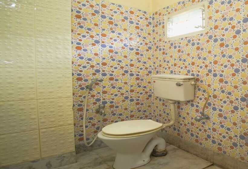 Spot On 38642 Hotel Sarojini Palace