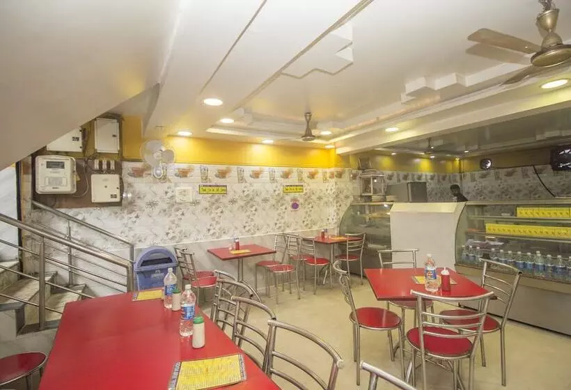 Spot On 38642 Hotel Sarojini Palace