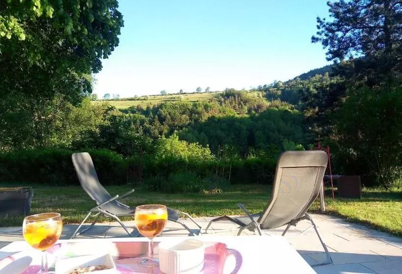 Aamiaismajoitus (B&B) Chambres Et Table D Hôtes La Combette