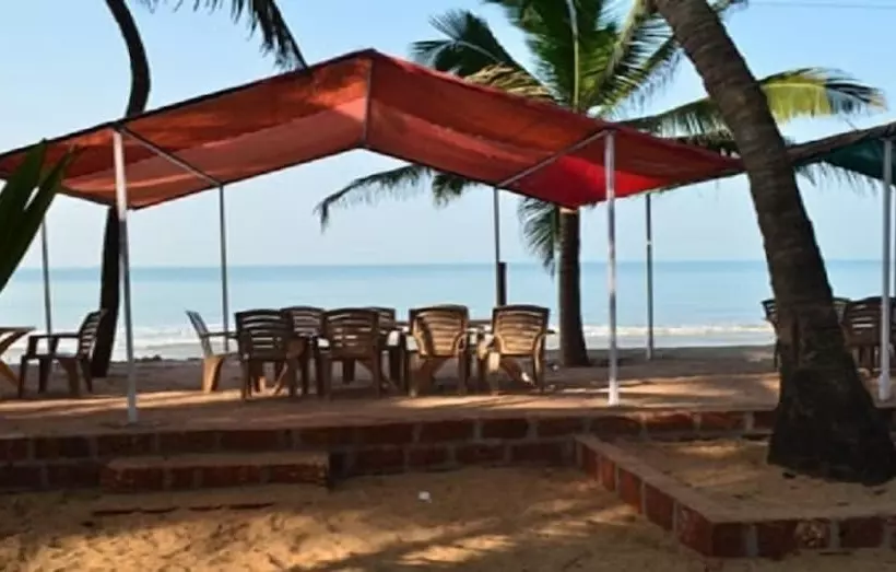 Hotelli Fantasea Beach Resort