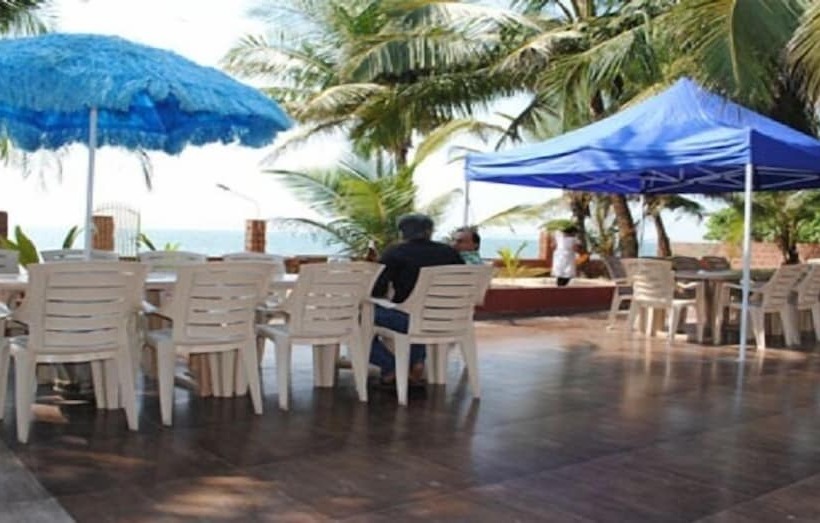 فندق Fantasea Beach Resort