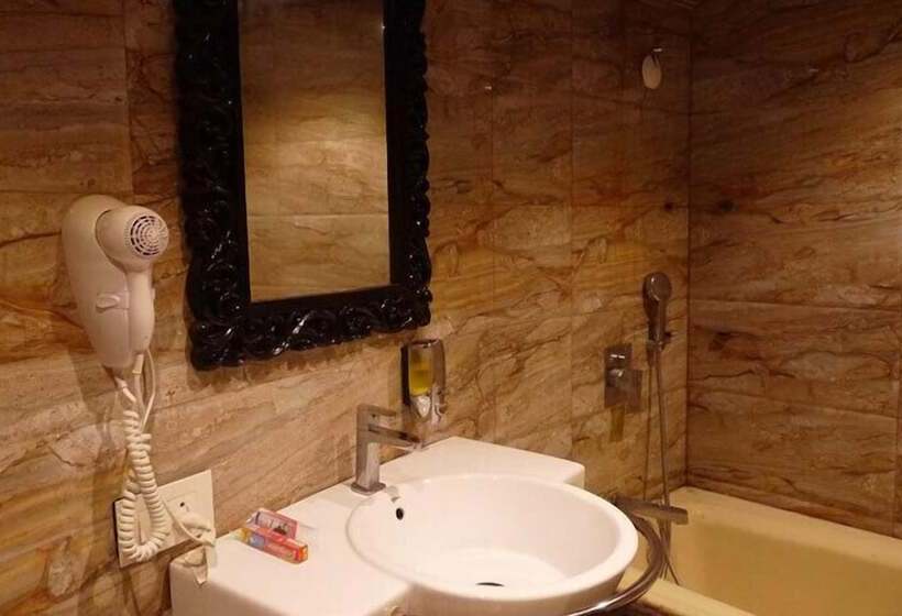 فندق Fantasea Beach Resort