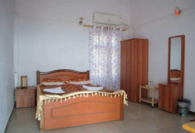 فندق Fantasea Beach Resort