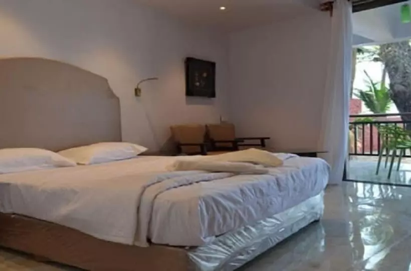 Hotelli Fantasea Beach Resort