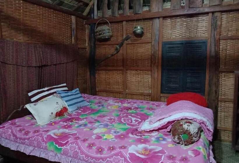 فندق Kakrona Pouk Homestay