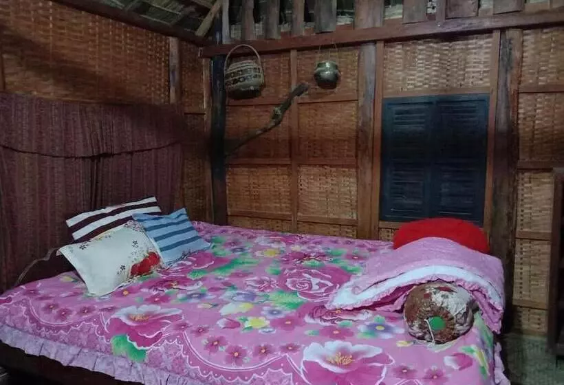 Hotelli Kakrona Pouk Homestay