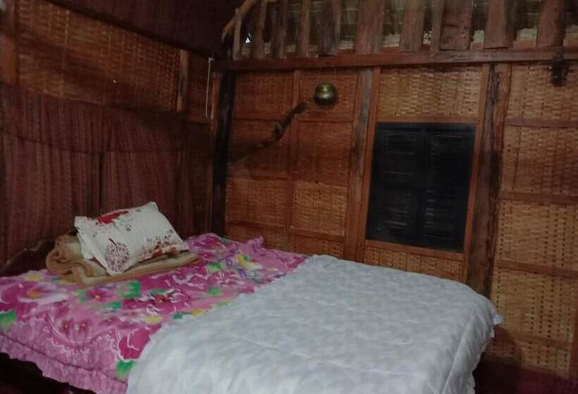 فندق Kakrona Pouk Homestay