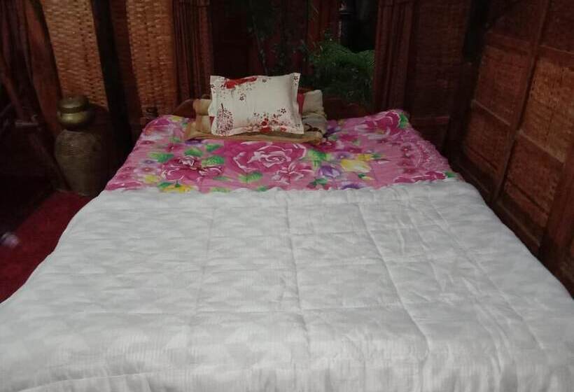 فندق Kakrona Pouk Homestay