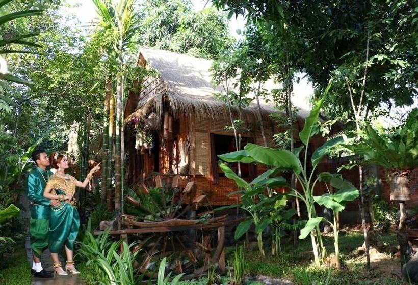 ホテル Kakrona Pouk Homestay