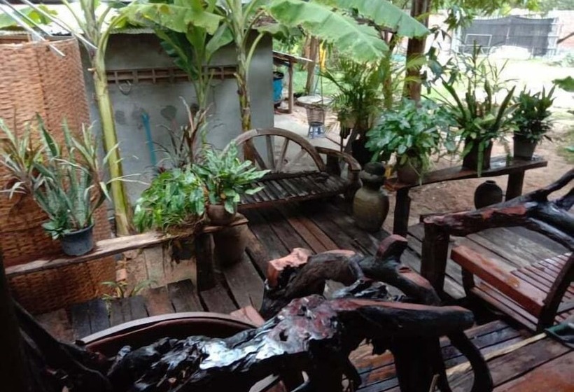 فندق Kakrona Pouk Homestay