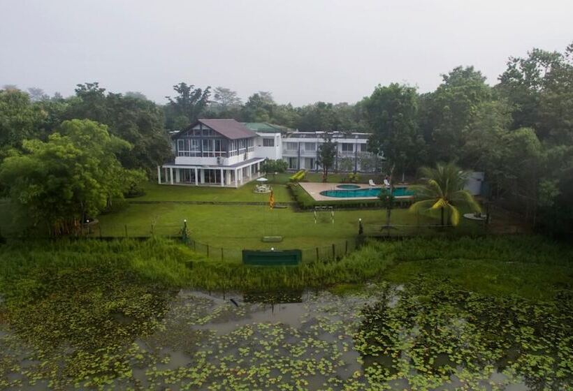 Hotel Lavendish Wild Safari Resort