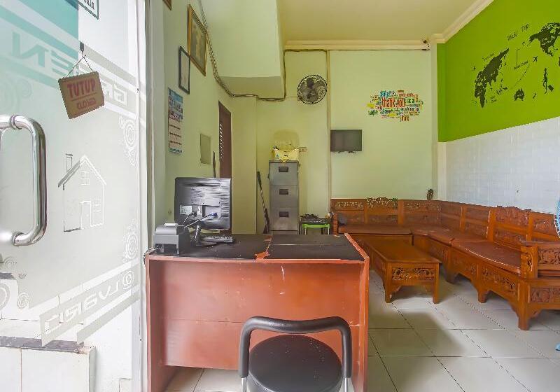 فندق Pemondokan Alvaro 2 By Oyo Rooms