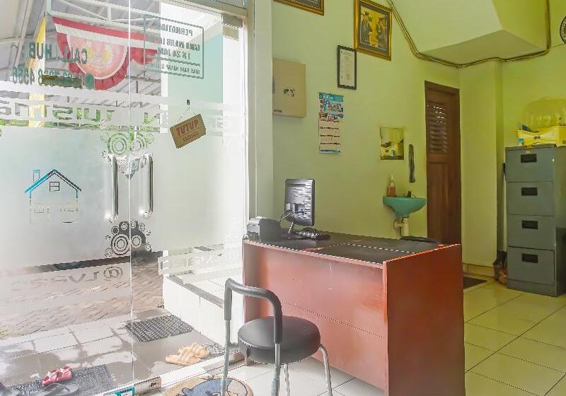 فندق Pemondokan Alvaro 2 By Oyo Rooms