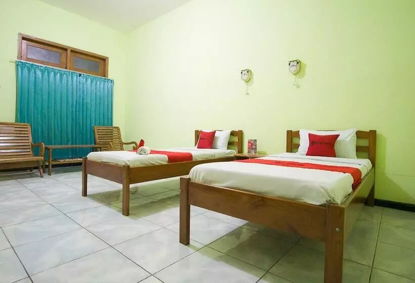 هتل Reddoorz Plus @ Jalan Raya Pasir Putih