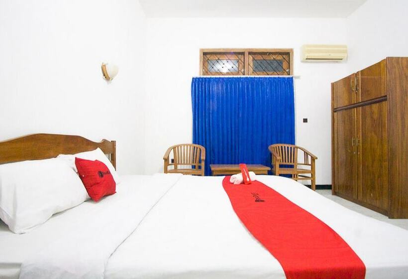 Szálloda Reddoorz Plus @ Jalan Raya Pasir Putih