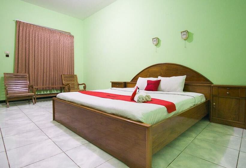 Szálloda Reddoorz Plus @ Jalan Raya Pasir Putih