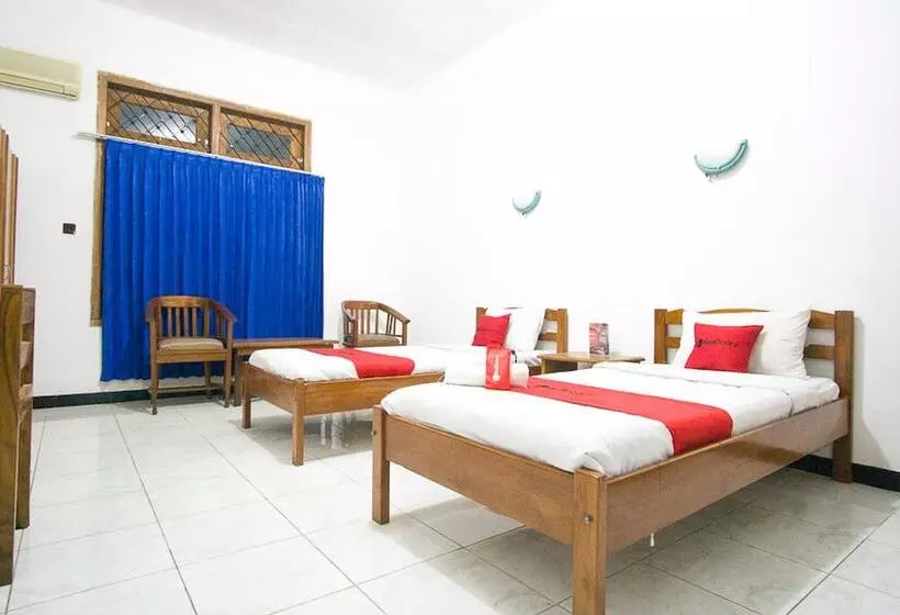 هتل Reddoorz Plus @ Jalan Raya Pasir Putih