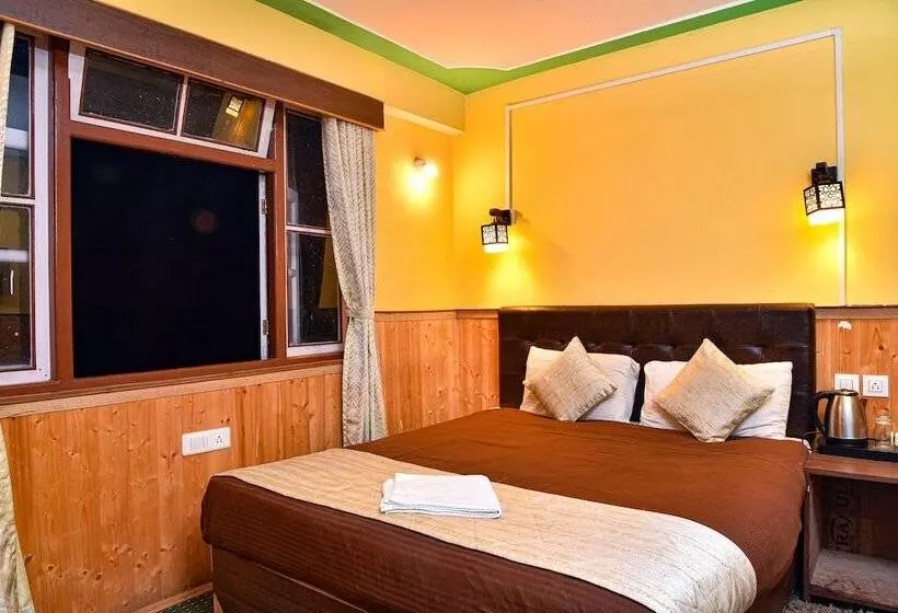 Hotelli Rufina Lachen Deezong