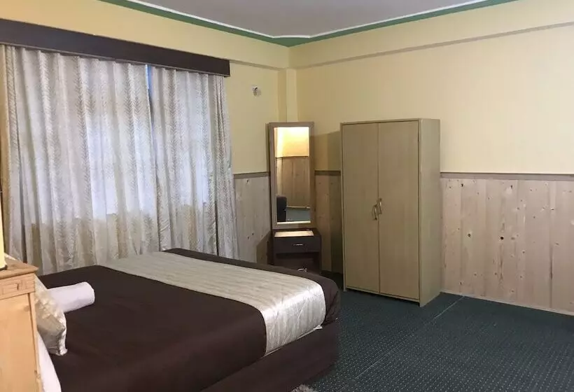 Hotelli Rufina Lachen Deezong