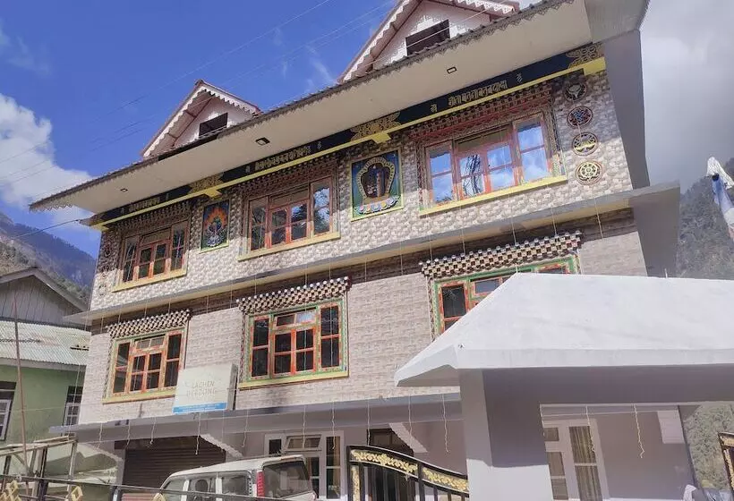 Hotelli Rufina Lachen Deezong