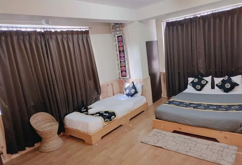 Hotelli Rufina Lachung Deezong