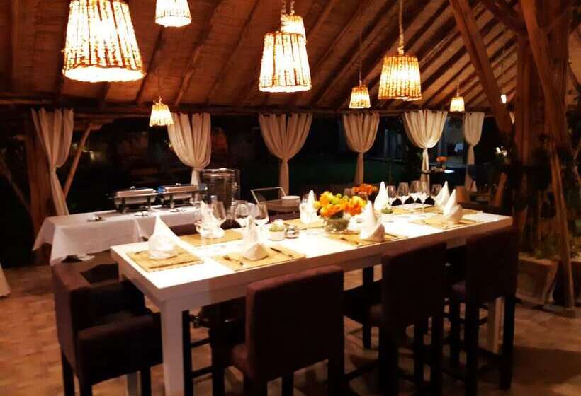 هتل The Farm Lodges And Spa