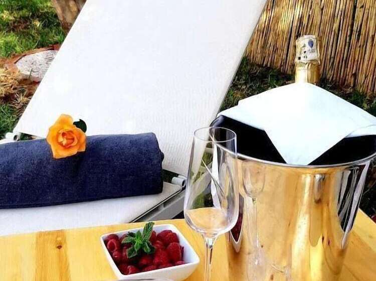 هتل The Farm Lodges And Spa