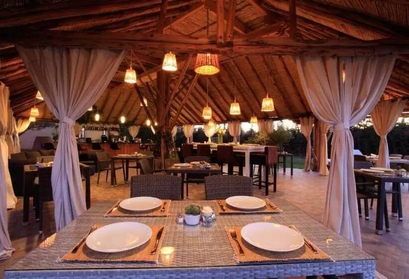 Hotelli The Farm Lodges And Spa