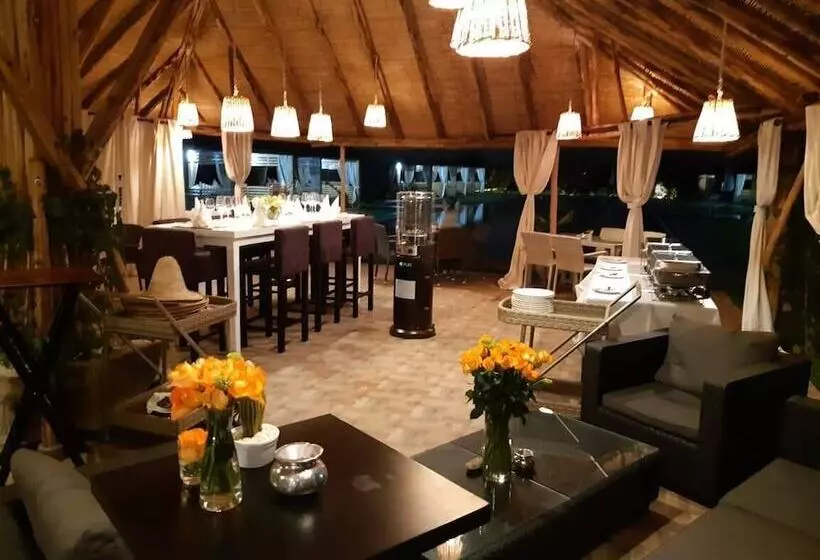 Hotelli The Farm Lodges And Spa