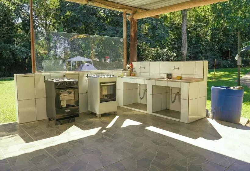 Hotelli Velinn Camping Ilhabela