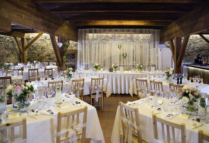 Отель Yard Resort