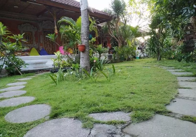 Nushe Hostel