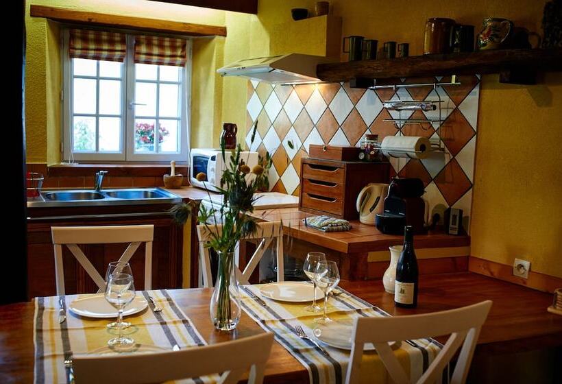 بنسيون Gite Domaine De La Juranvillerie