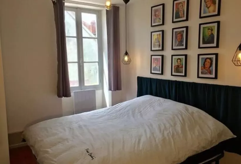 Majatalo Presque Au Chateau