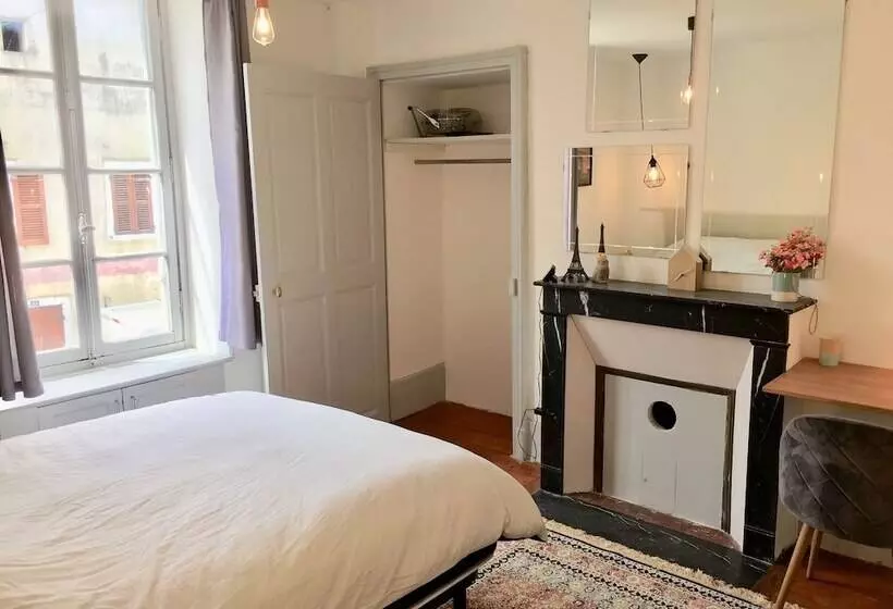 Majatalo Presque Au Chateau