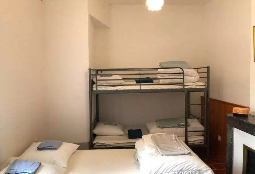 Majatalo Presque Au Chateau