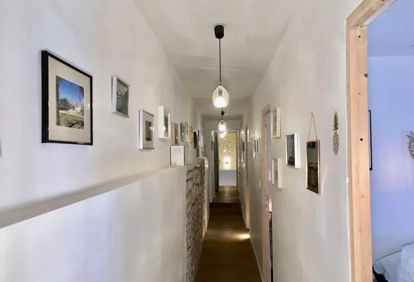 Majatalo Presque Au Chateau