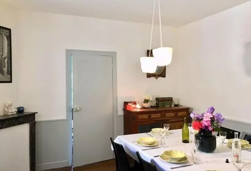 Majatalo Presque Au Chateau