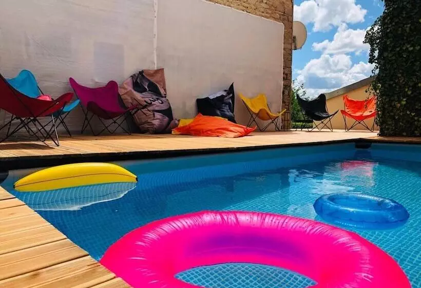 Majatalo Presque Au Chateau